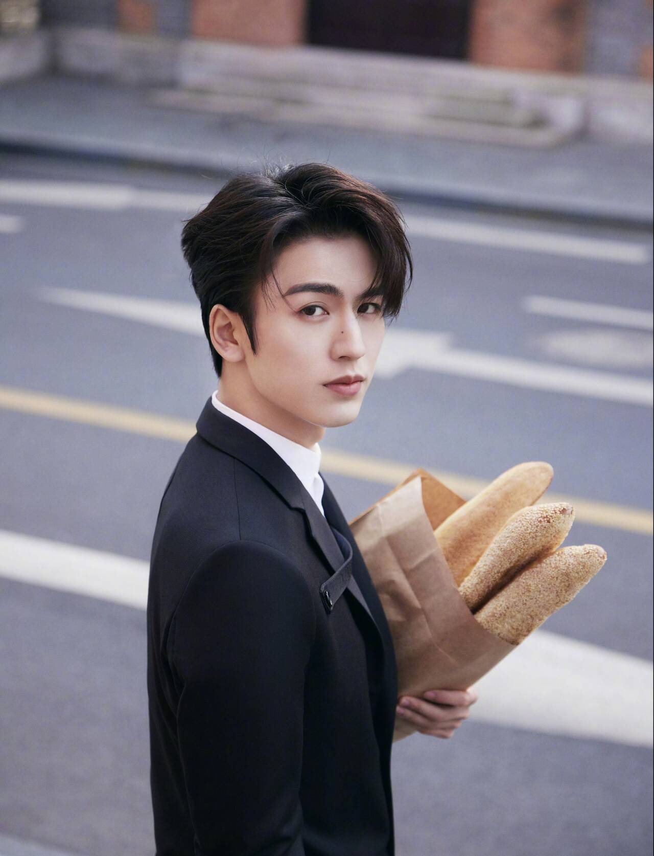张凌赫出席迪奥2022冬季男装秀活动/壹号娱乐